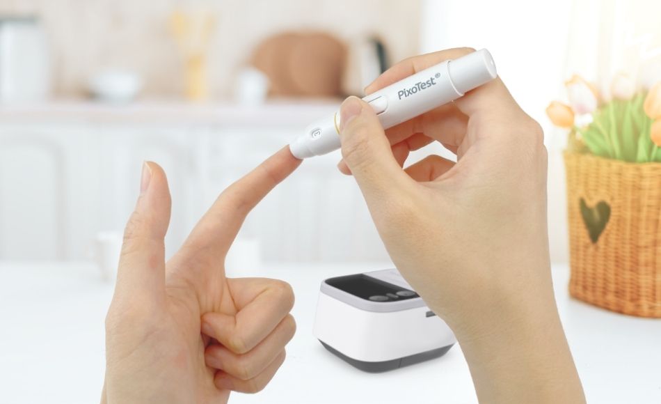 Đo mỡ máu chủ động tại nhà với máy đo mỡ máu PixoTest Vision